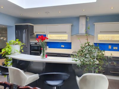 New Spacious Georgian House, Centrally Located!