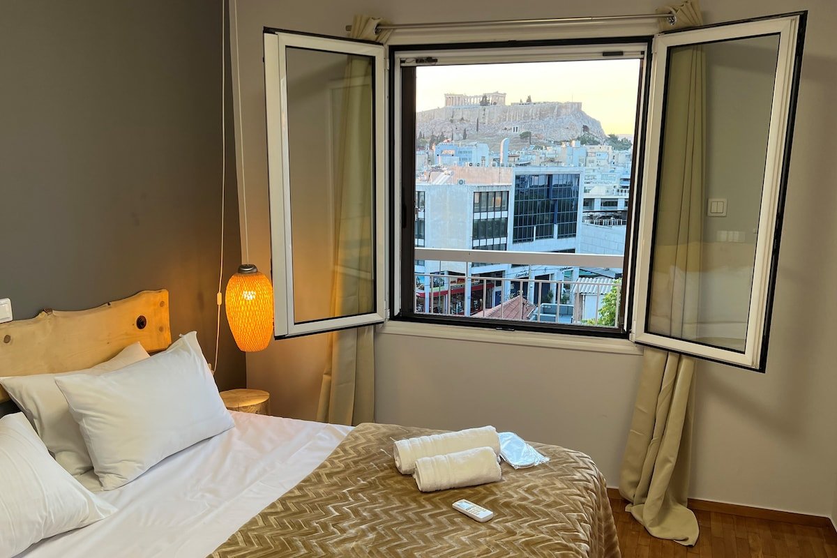 Acropolis Eclipse gallery image 3