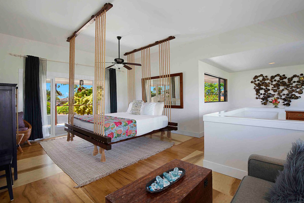 Tropical Paradise * Stunning Swinging Bed * Views!