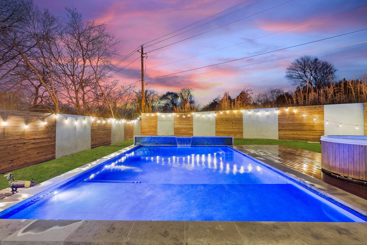 House of Healing & Wolves + Pool, Cold & Hot Tub