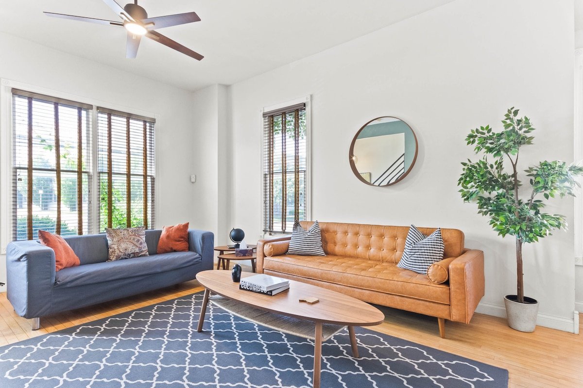 Italian Village- Short North Home- private parking gallery image 4