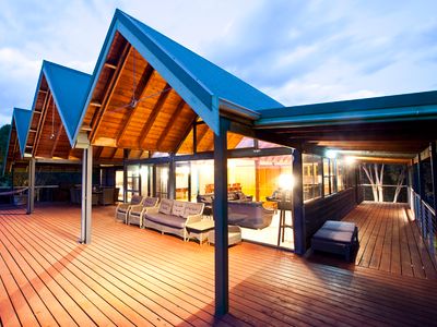 The Tree House, Eagle Bay