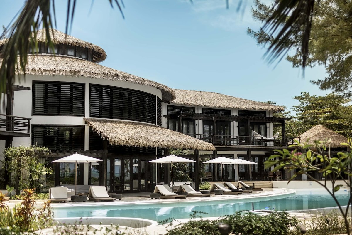 Abrazos Luxury Belize Resort 6-Suite Beachfront