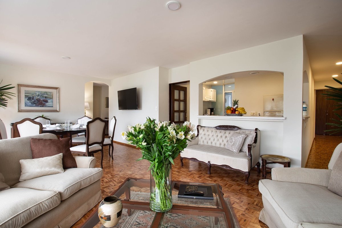 Cozy Apartment with tree lined views in Condesa gallery image 4