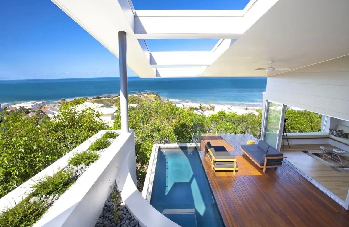 Coolum Bays Beach House, sleeps 12, ocean views gallery image 3