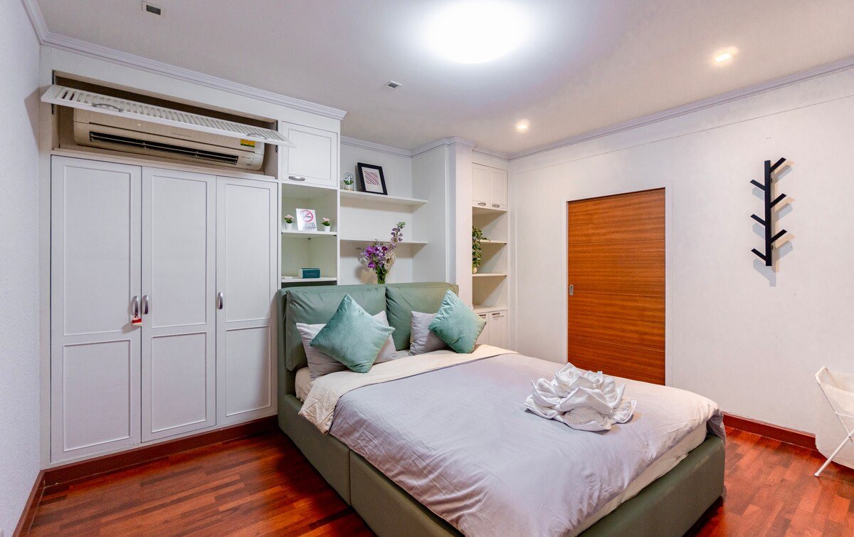 Sukhumvit Thonglor25 Swimming pool Villa素坤逸铜锣泳池别墅 gallery image 4