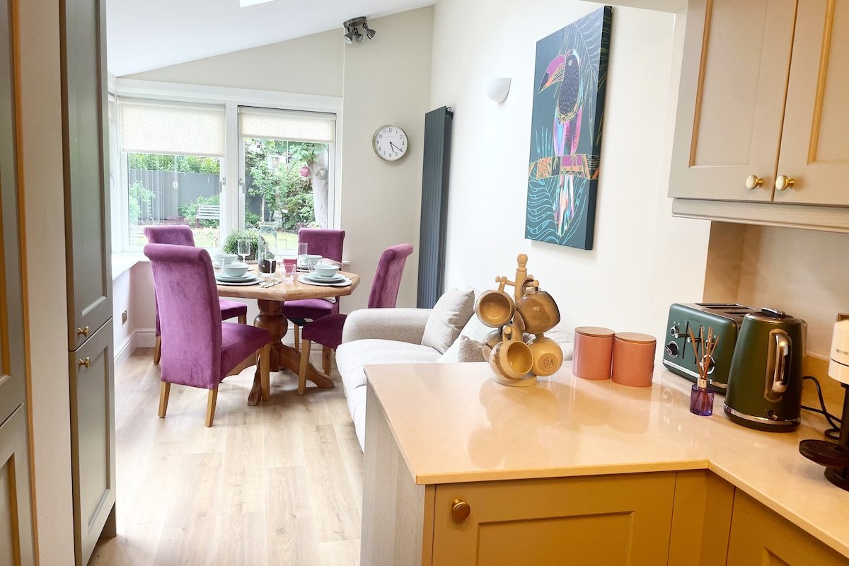 Fashionable Chic Townhouse in D4 gallery image 2