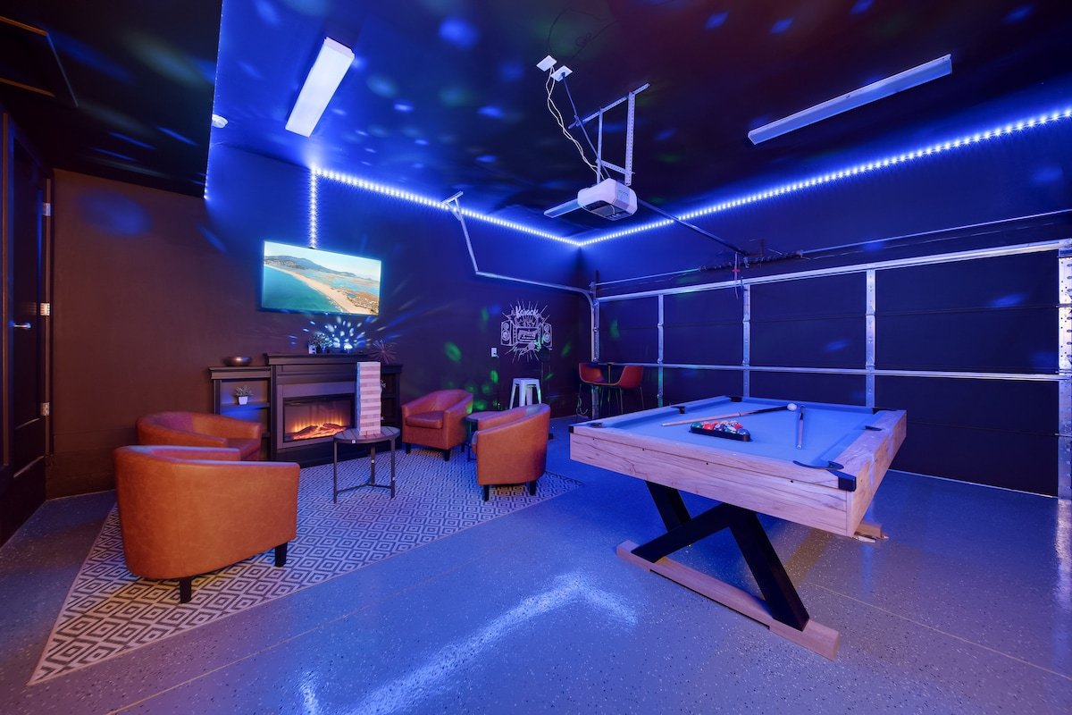 TheSkyline! •Insta •Game Room •15 beds •Hot Tub gallery image 3