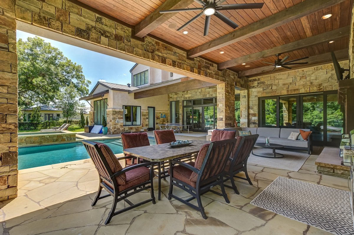 Above Elite I Sand Volleyball | Lake Austin | Pick gallery image 5