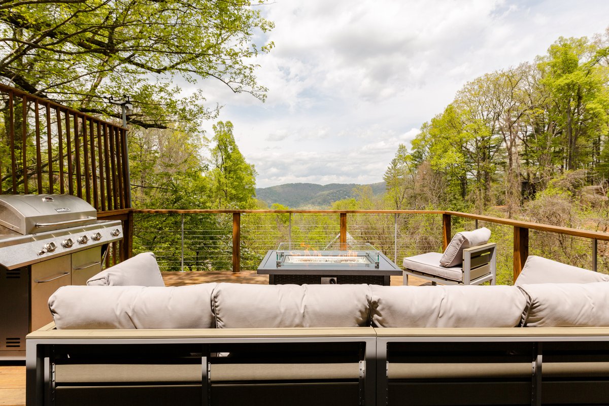 Modern Round House – Mtn Views – 2 Miles to DT AVL