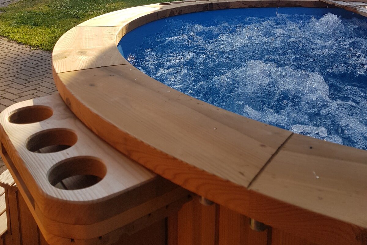 House with a terrace, hot tub, parking & backyard gallery image 4