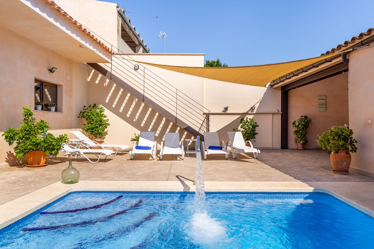 Cas Padrins de ses Tanques