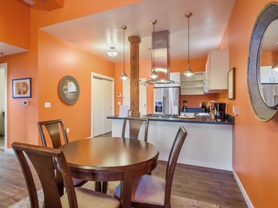 Bright & Bold 2BR/2BA w/ Vaulted Ceilings + Laundr