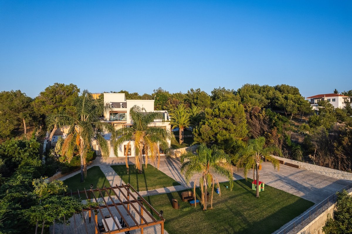 Angels Villa – Tropical Private Oasis by etouri gallery image 5