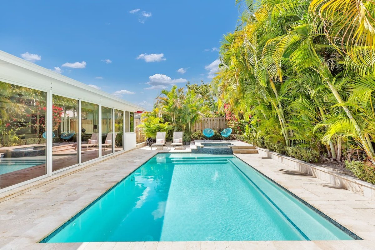 Heated Pool HotTub Managed by BNR Vacation Rentals gallery image 2