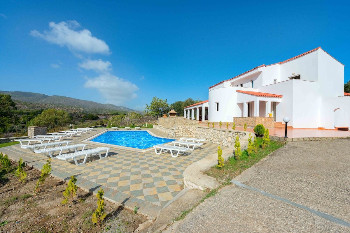 Villa Krokali in Lindos with swimming pool gallery image 4