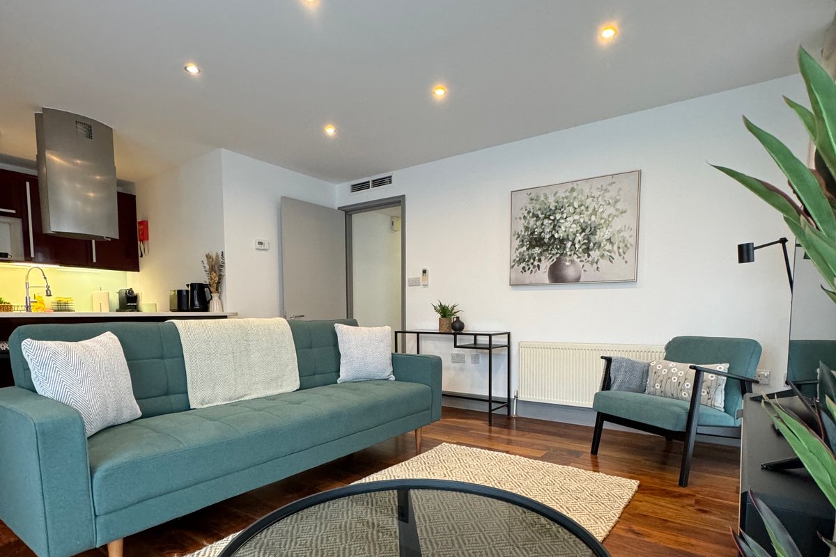 Westminster Penthouse Duplex with AC