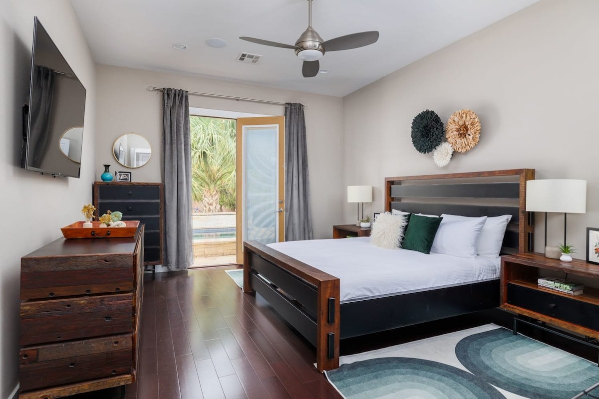 Heated Pool,Central location| Wind Down – Portoro gallery image 5