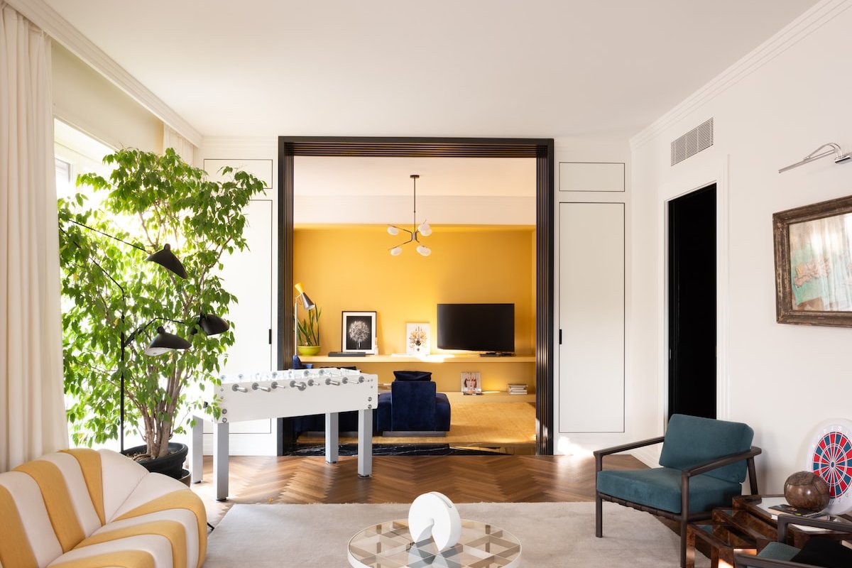 Design Apartment in City Center gallery image 3