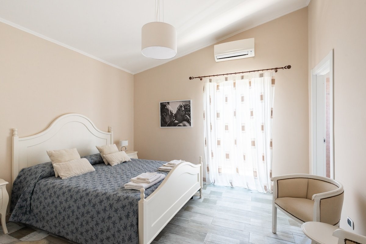 Luxury Suite in Villa with Private Pool -Near Rome gallery image 4