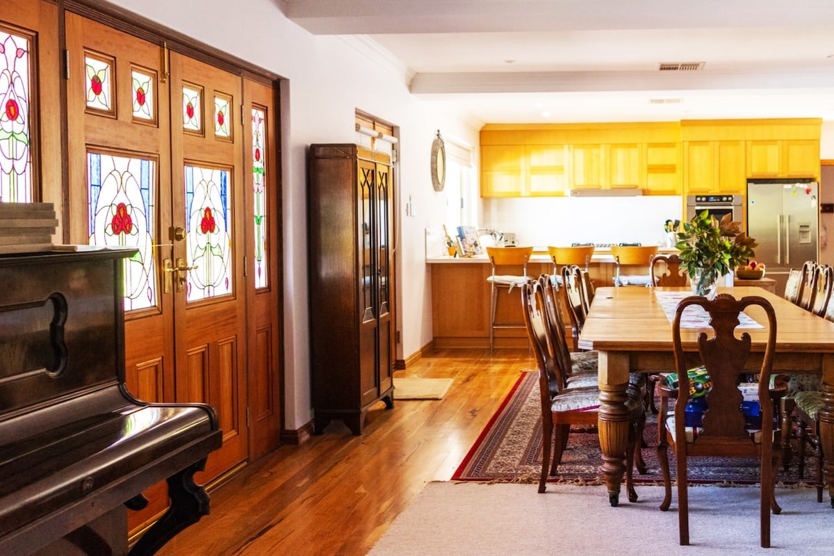 Magical Multi-Family Home- Huge Pool, Kid Friendly gallery image 5