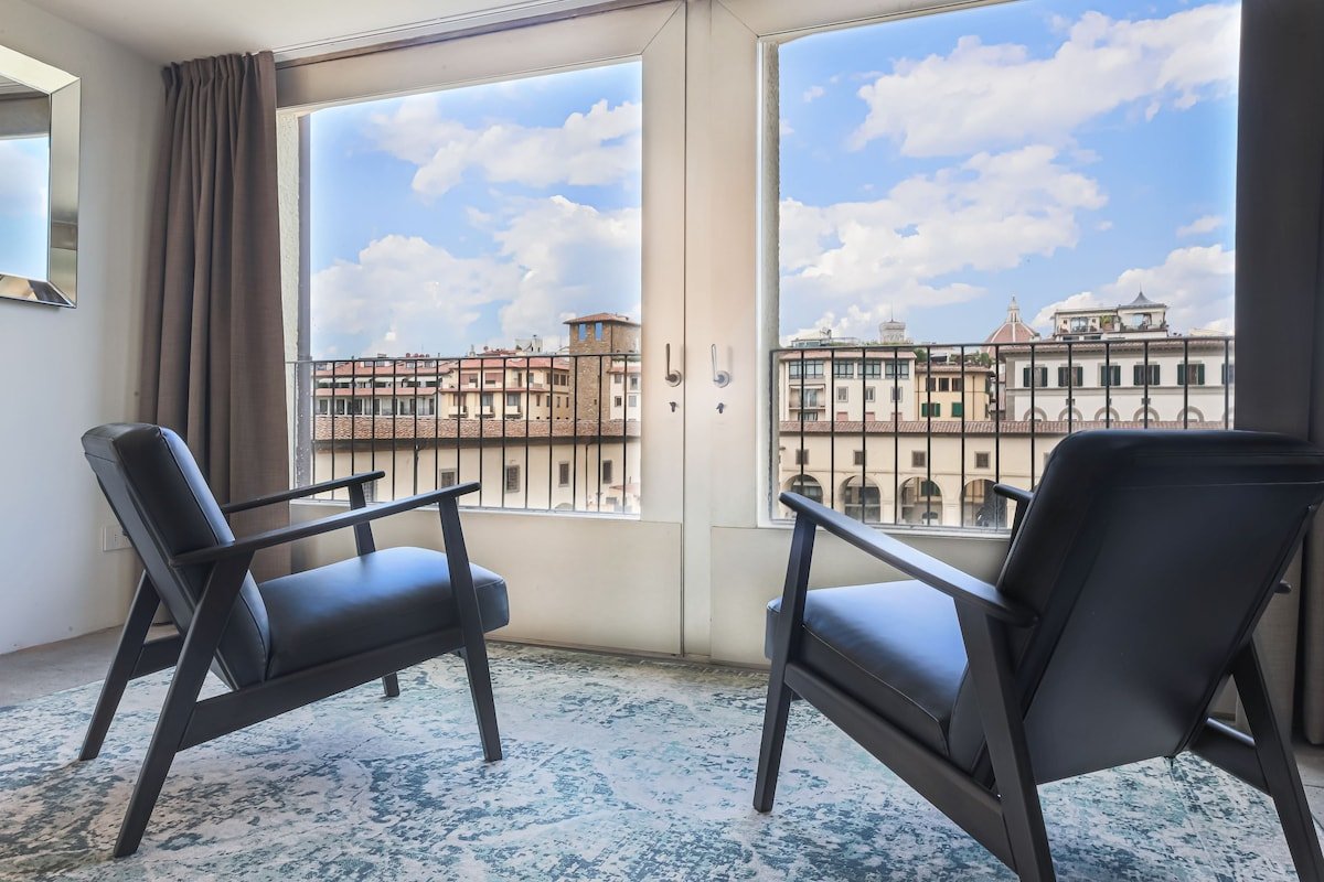 Vasari with stunning view of Florence gallery image 2