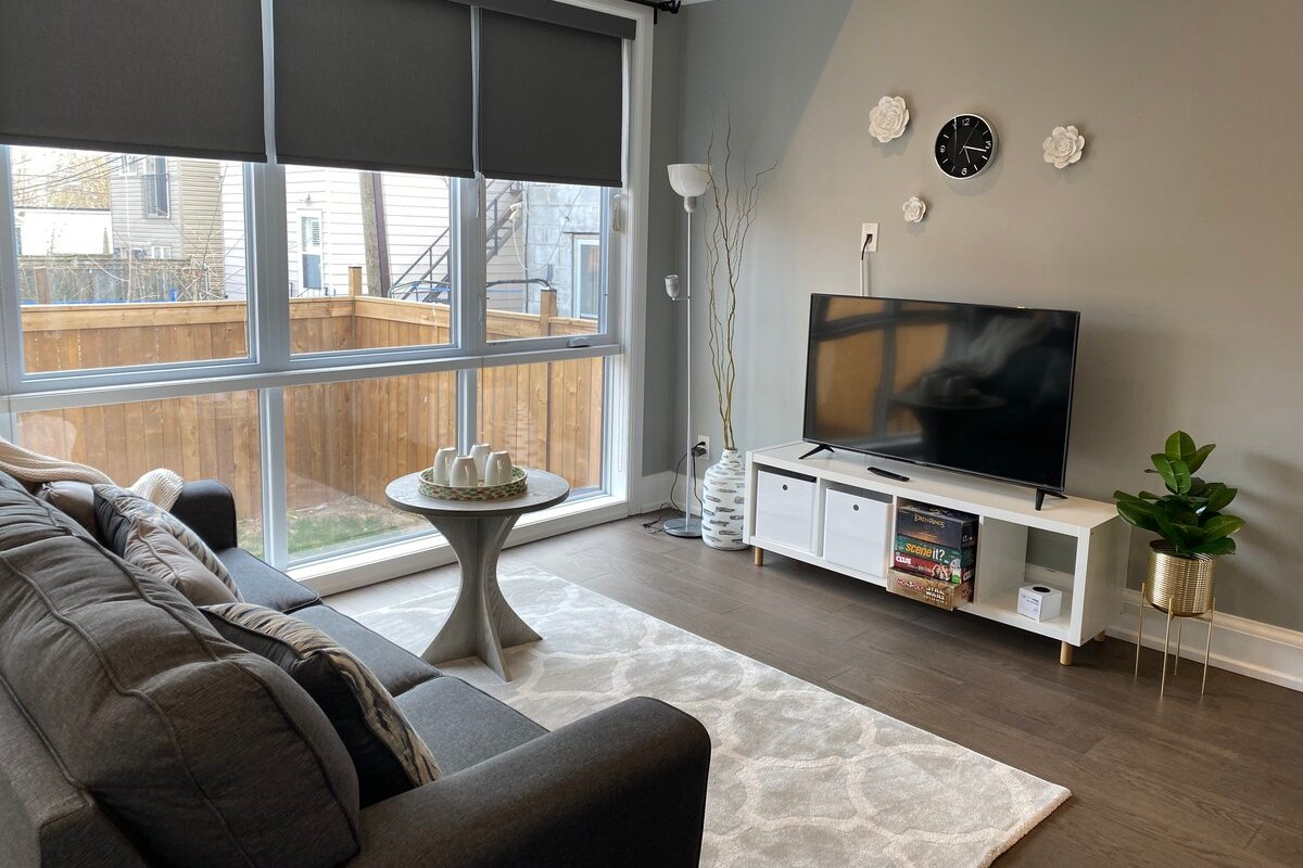 Custom 4Bedroom Home In Upper Beach/Leslieville gallery image 4