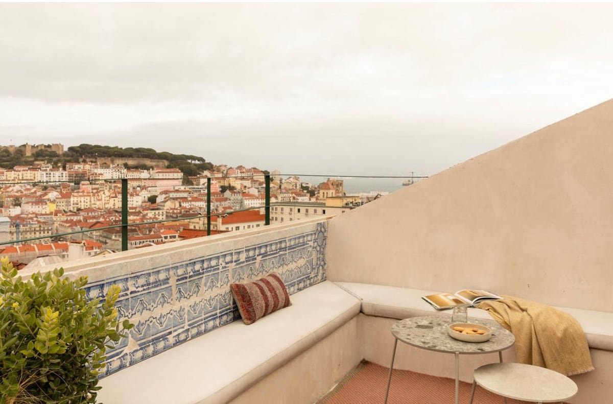 Lisbon Lux Penthouse gallery image 4