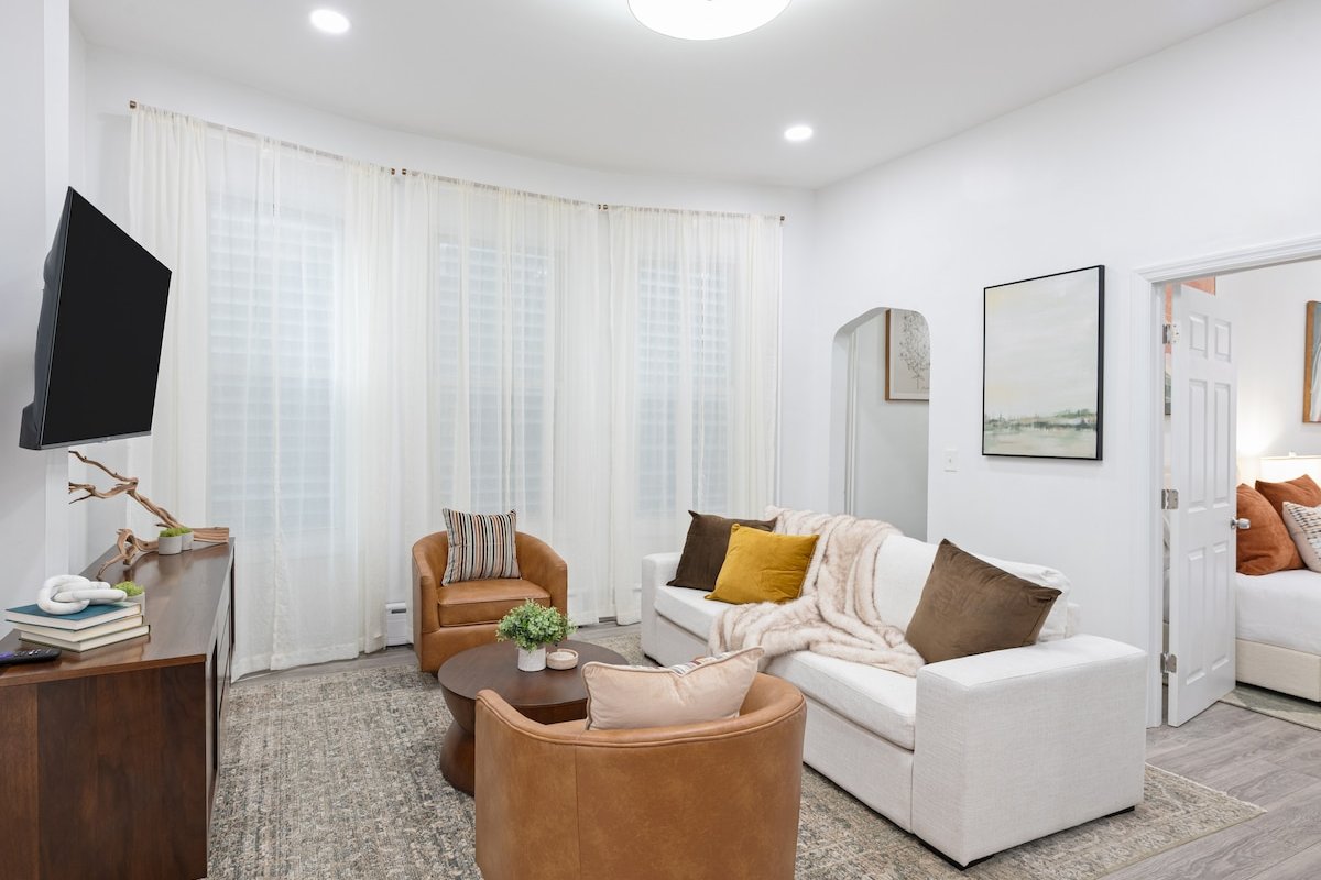 3BR Loft w/ Game Room – Patio – King Bed – Min NYC gallery image 3