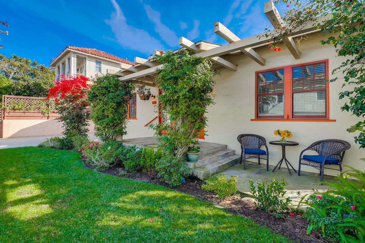 Bette’s Family Retreat: Walk to the Beach. gallery image 2