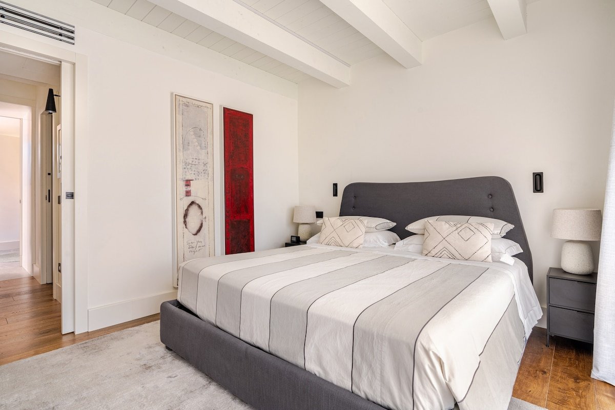 Panoramic Villa With Hot Tub (3D) gallery image 5