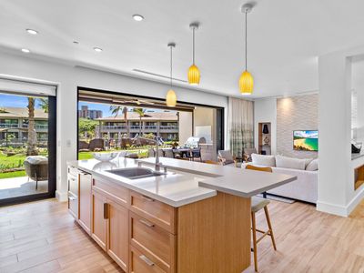 Maui Resort Rentals: Luana Garden Villas 15A