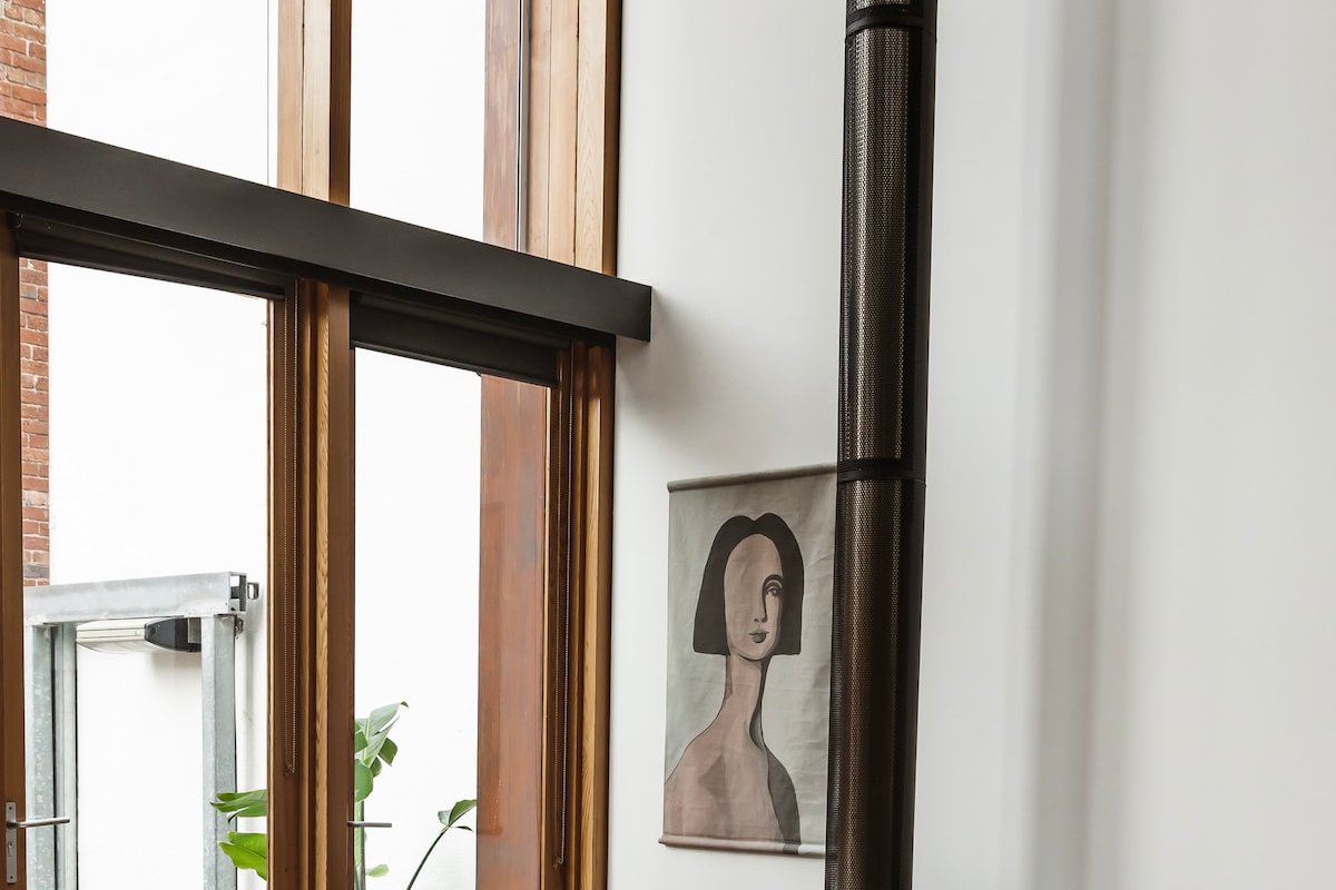 Beautifully curated 2 bedroom home gallery image 2