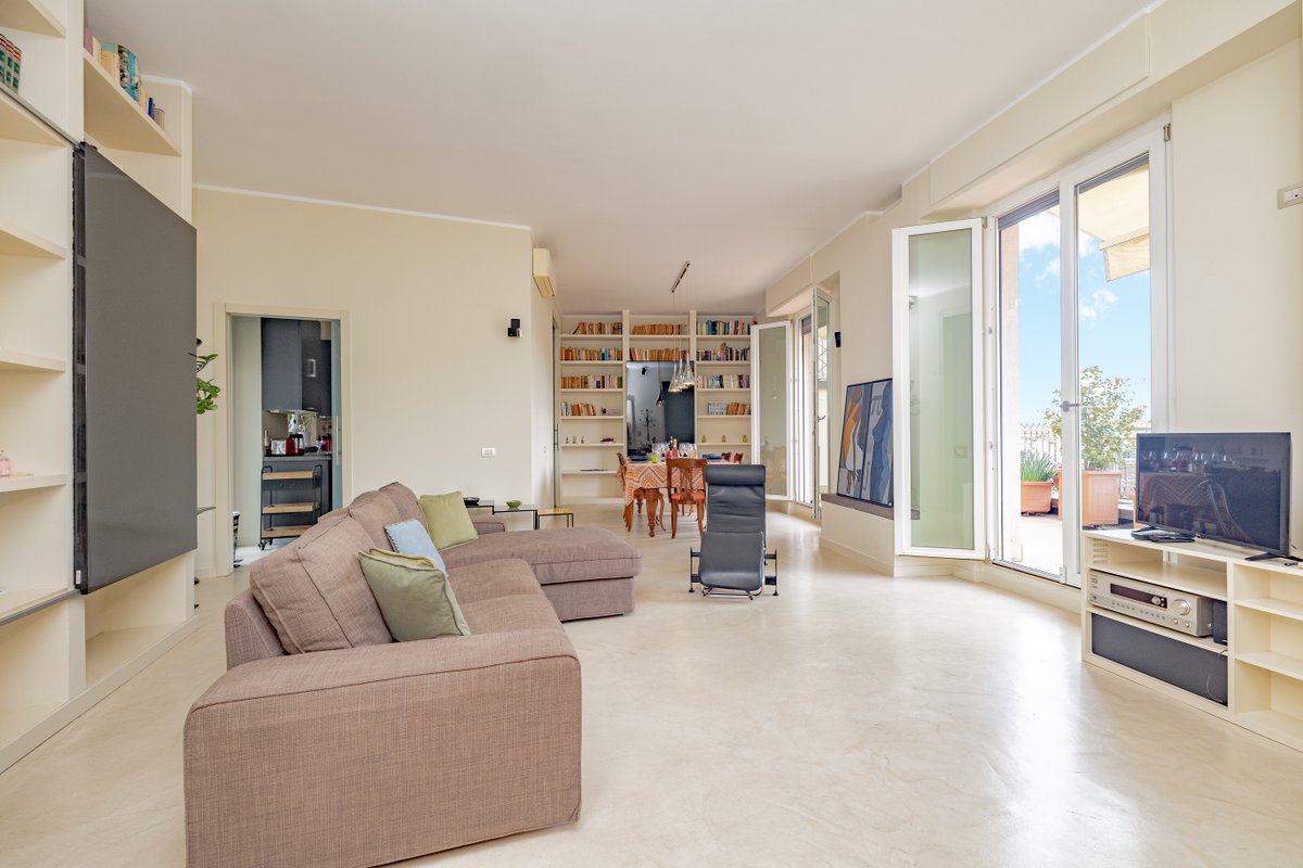 Penthouse con Terrazzo nel Cuore di Milano – Duomo