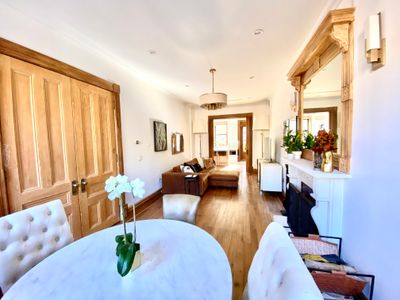 Gym-equipped Bklyn Triplex Brownstone Garden Oasis