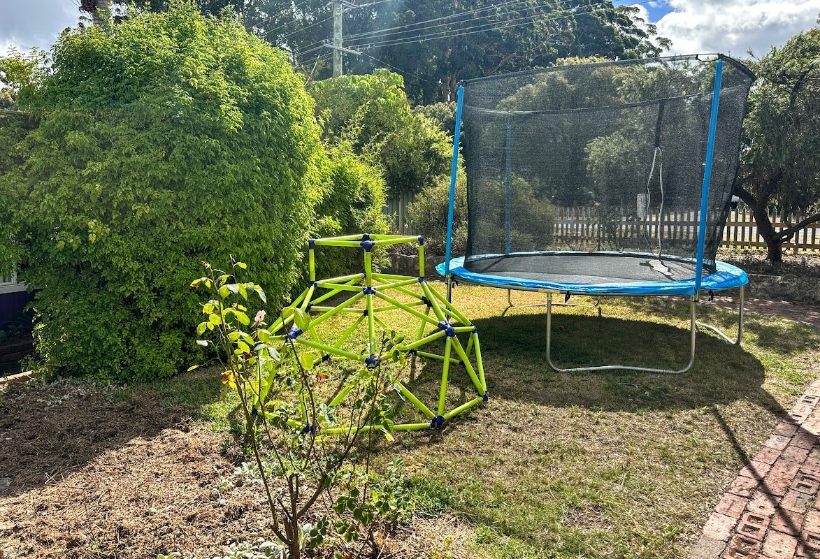 Karri Hideaway 2 Family Forest Retreat + Spa/Sauna gallery image 3