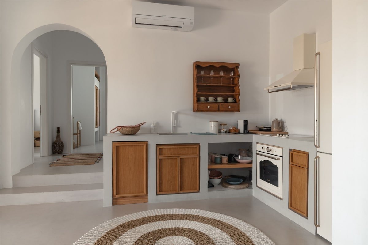 Siora of Paros – Malatesta gallery image 5