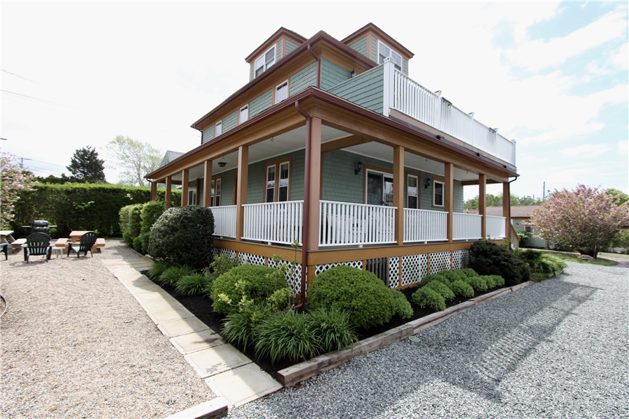 Mariner House, walk to First Beach