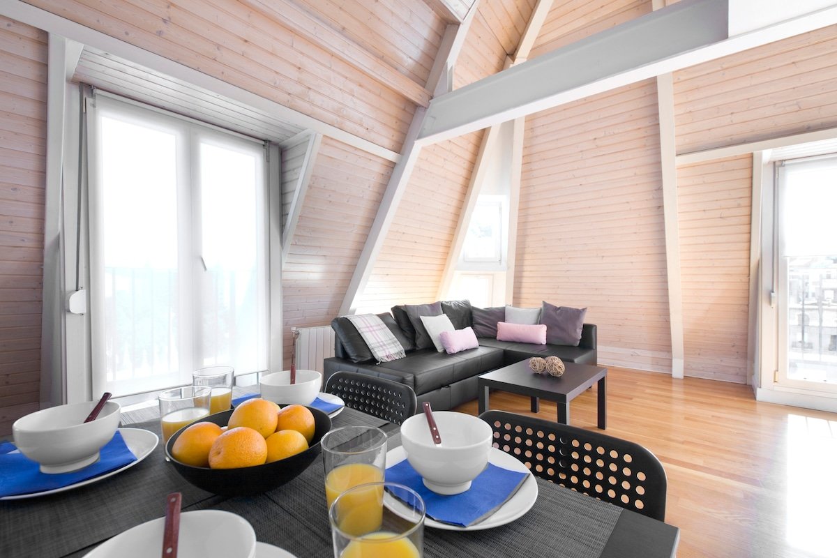 Atico duplex centrico con parking incluido gallery image 3