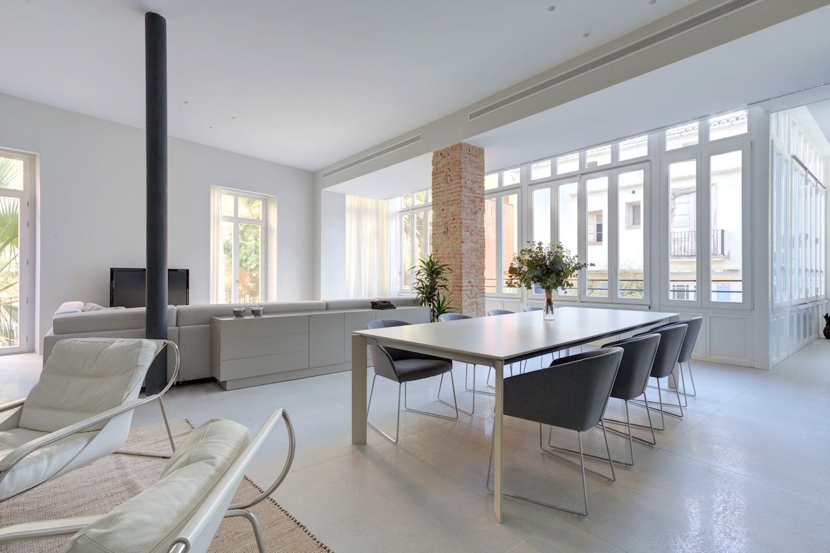 Quality and luxury prime location gallery image 2