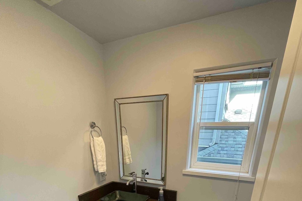 Modern Hilltop Home with Views! King bed gallery image 5