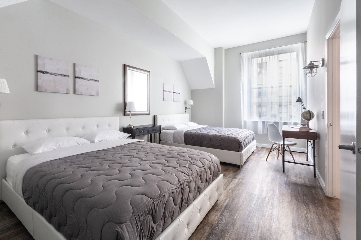 FREE PARKING Large 2BR2BA by Millenium Park gallery image 4