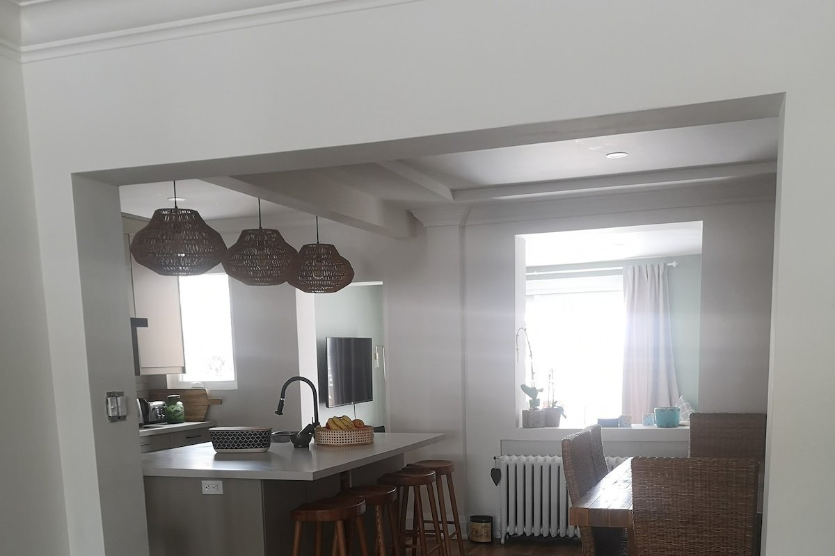 Beautiful beach house in the heart of the Beaches gallery image 5