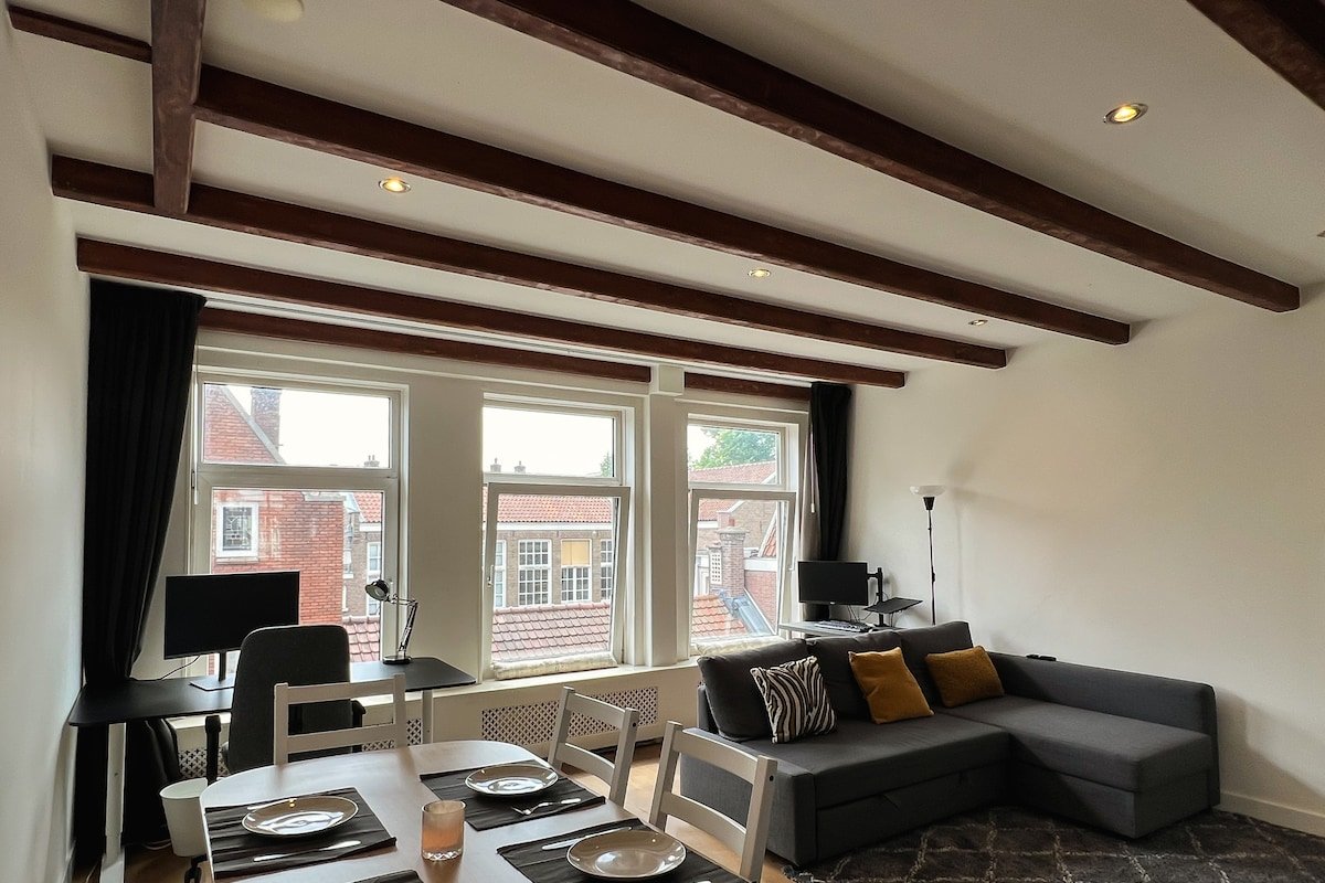 Charming 2 bedroom apartment in vibrant Jordaan gallery image 3