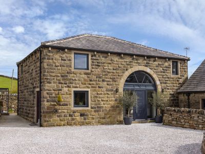 Luxury Barn in Saddleworth – Lake House