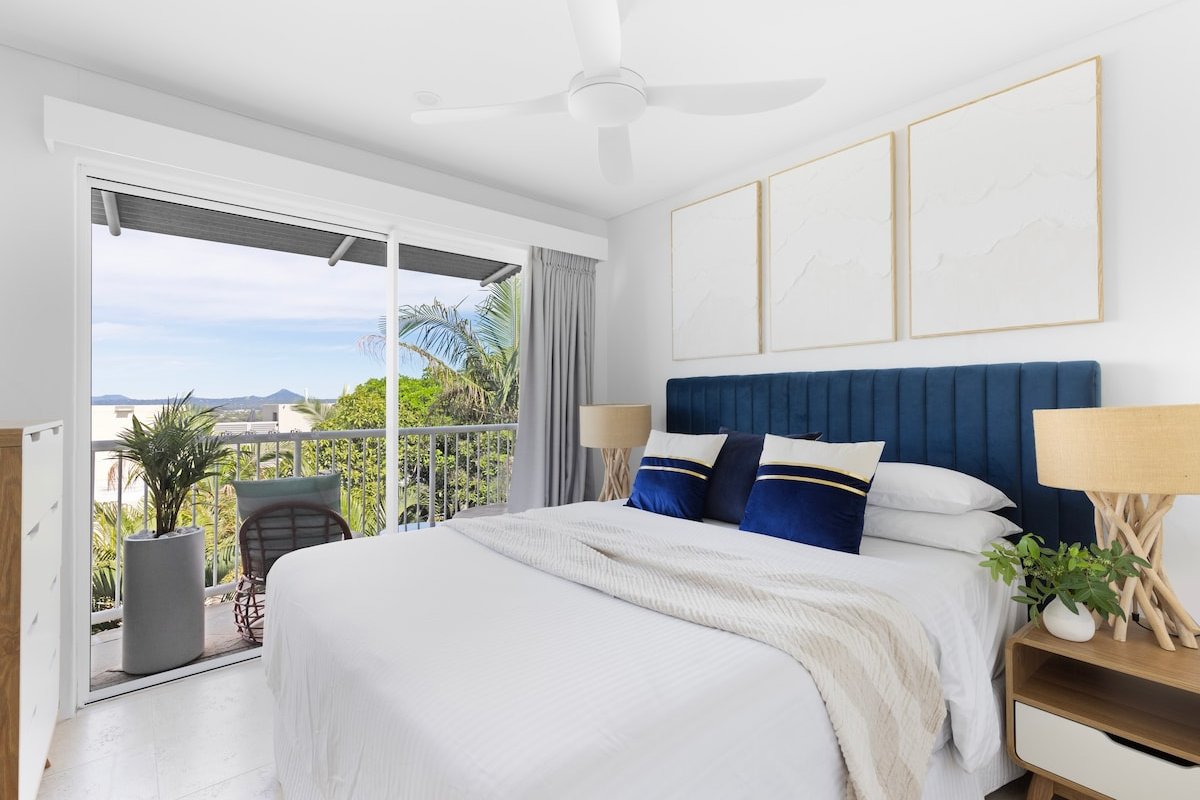 Penthouse Between Hastings Street and The Junction gallery image 5