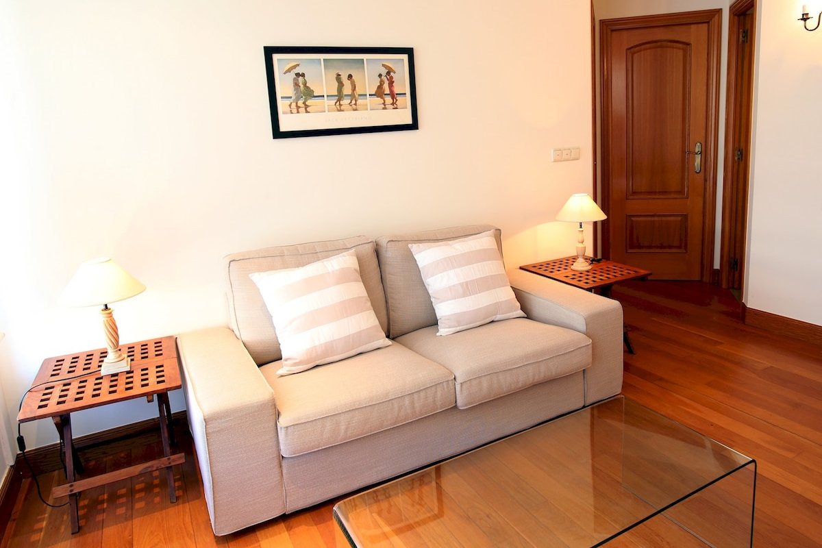 Orly, a dos pasos de la playa de La Concha gallery image 4