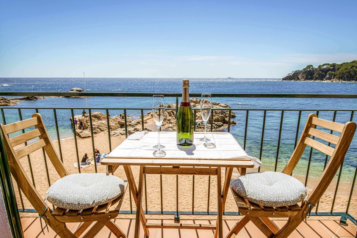 Apartamento exclusivo en primera línea de mar gallery image 3