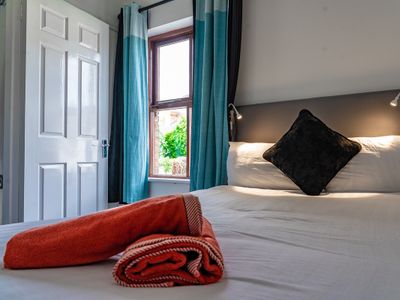 Self contained, cosy 3 Bedroom Townhouse