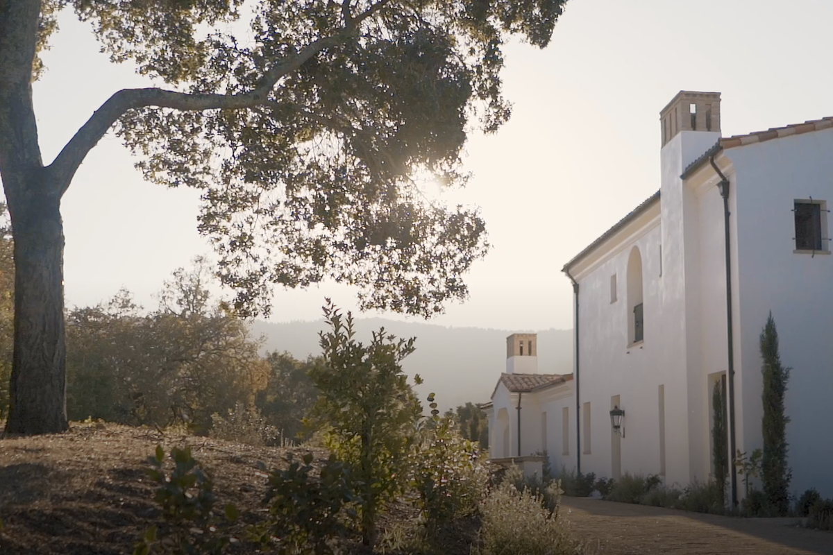 Camellia Cottage with Pool View